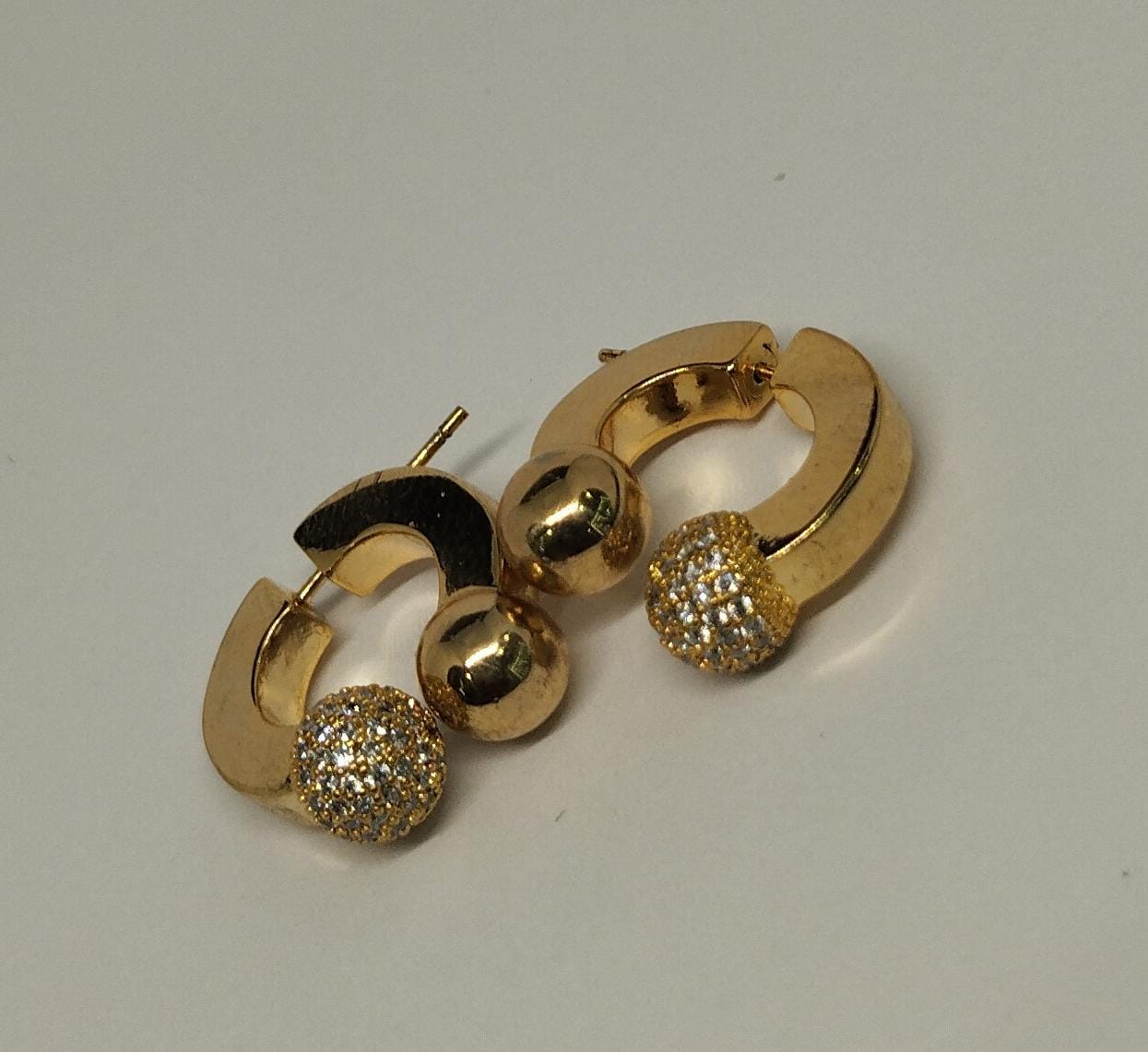 Aretes Tipo Candonga Reversibles Con Bola con Micro circones AFDAB