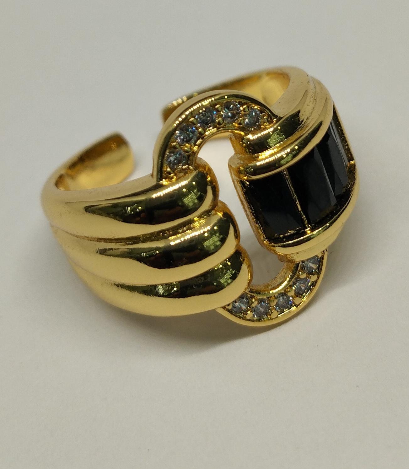 Anillo en Oro Laminado con Argolla y Microcircones ANBJ0980