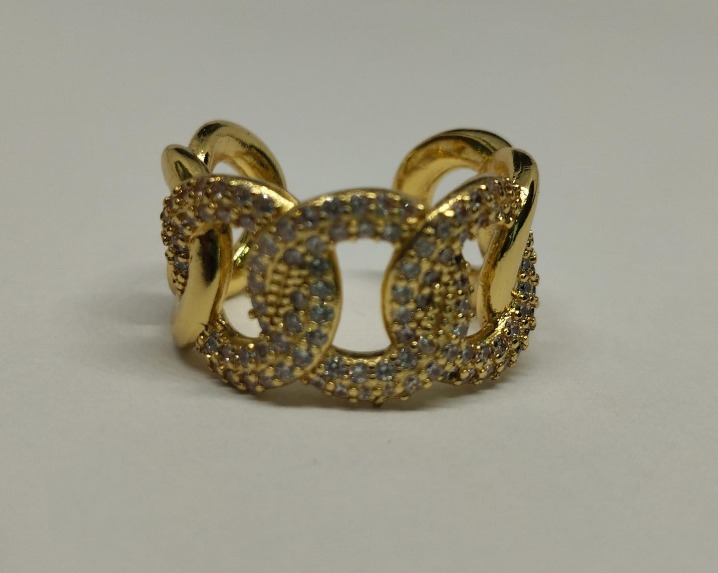 Anillo en Oro Laminado con Diseño de Cadena y Microcircones ANBJ208