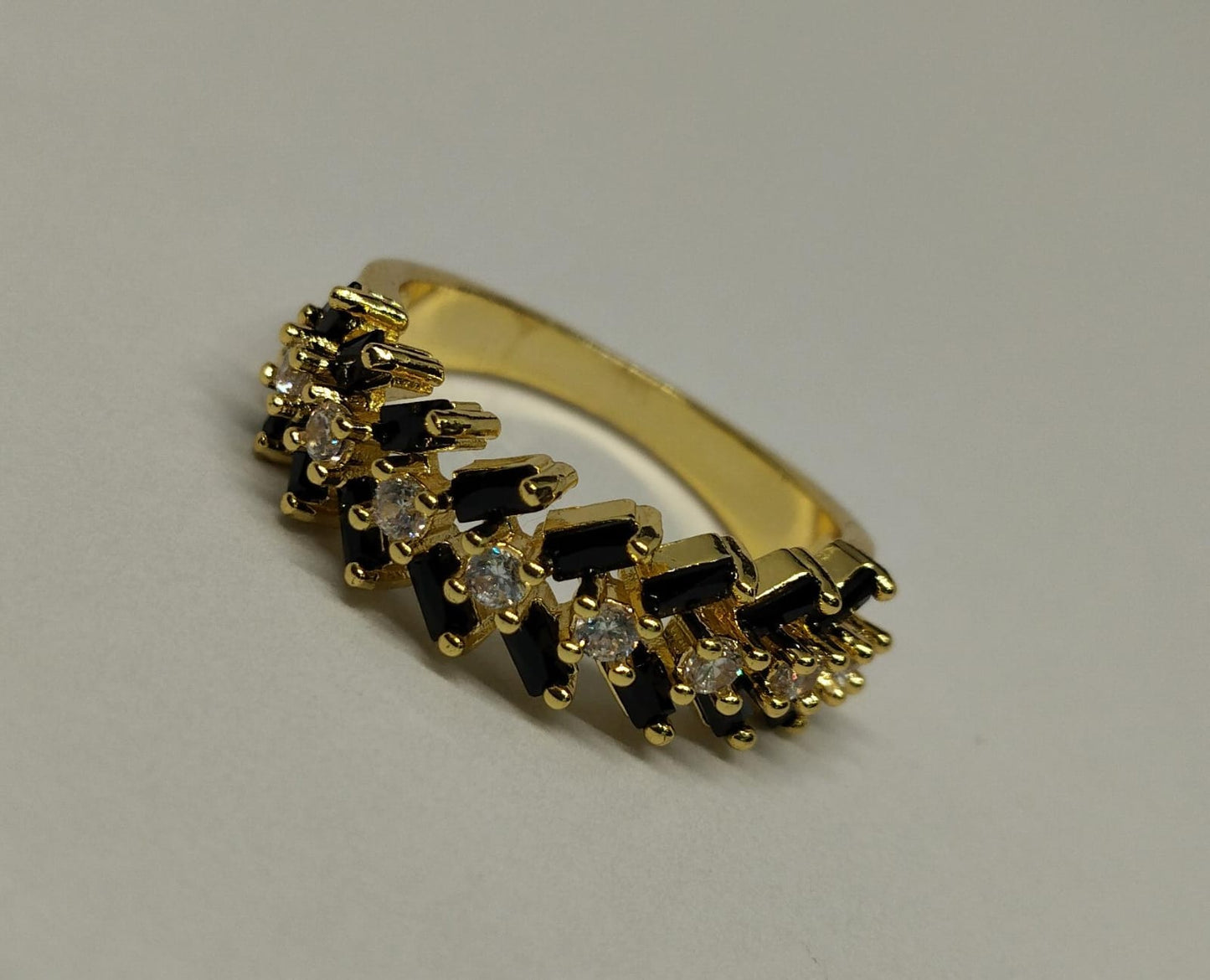 Anillo en Oro Laminado con Diseño de Hojas en Microcircones ANRR300