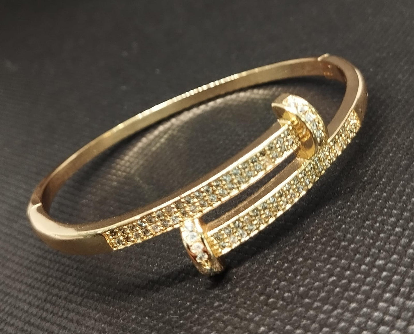 PULSERA DISEÑO CLAVO LBJ0035