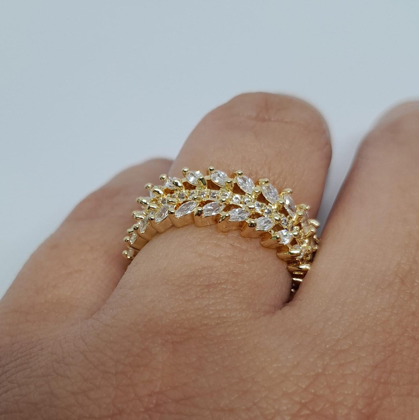 Anillo en Oro Laminado con Diseño de Hojas en Microcircones ANR1083
