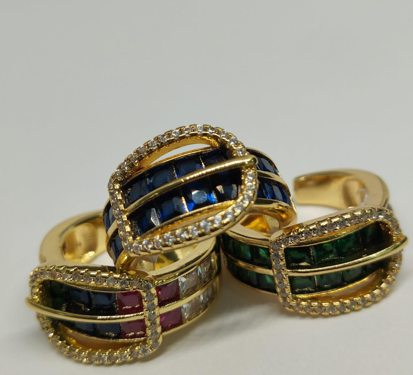 Anillo de Oro Laminado con Diseño de Hebilla ANBJ0982