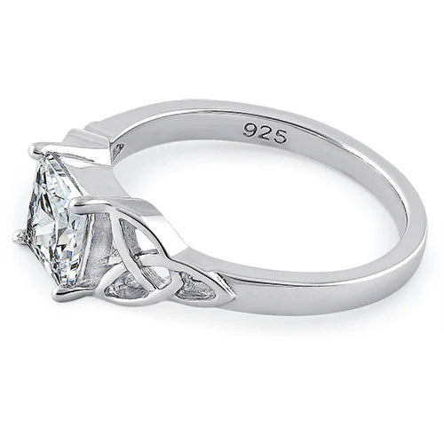 ANILLO EN PLATA PIEDRA CUADRADA SIGNO CELTA