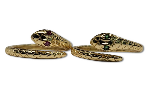 Anillo de Oro Laminado con Forma de Serpiente y Ojos Fucsia ANO-2