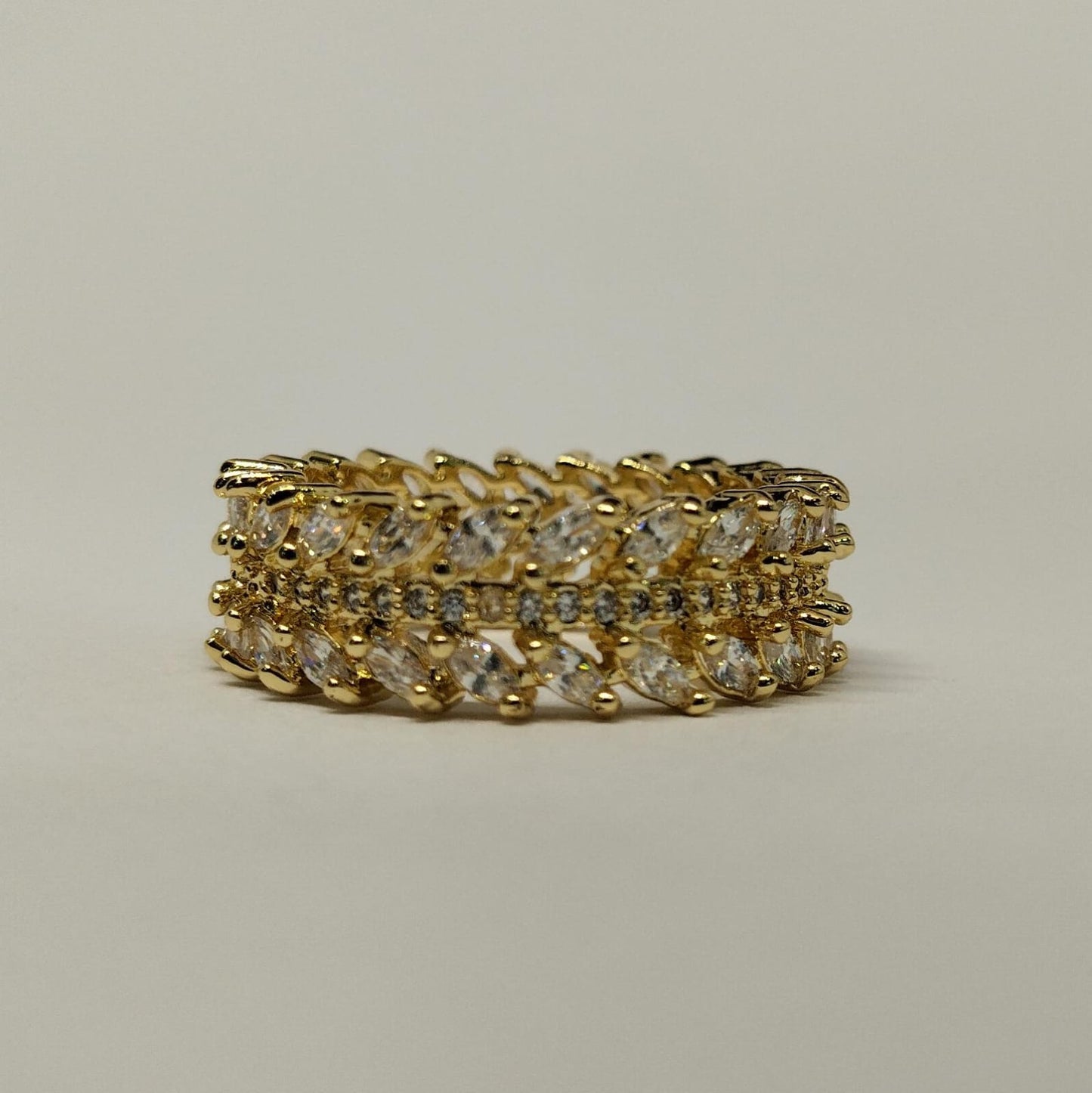 Anillo en Oro Laminado con Diseño de Hojas en Microcircones ANR1083