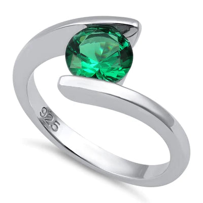 ANILLO EN PLATA CON BIZEL REDONDO PIEDRA VERDE APCH53