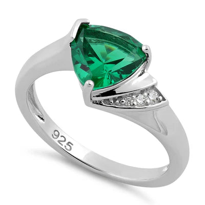 ANILLO EN PLATA LEY 925 CON CIRCON VERDE  L16