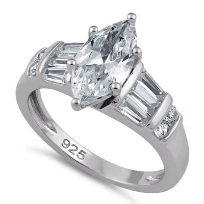 Anillo  en plata con circon central corte marquise, laterales corte baguette y microcircones