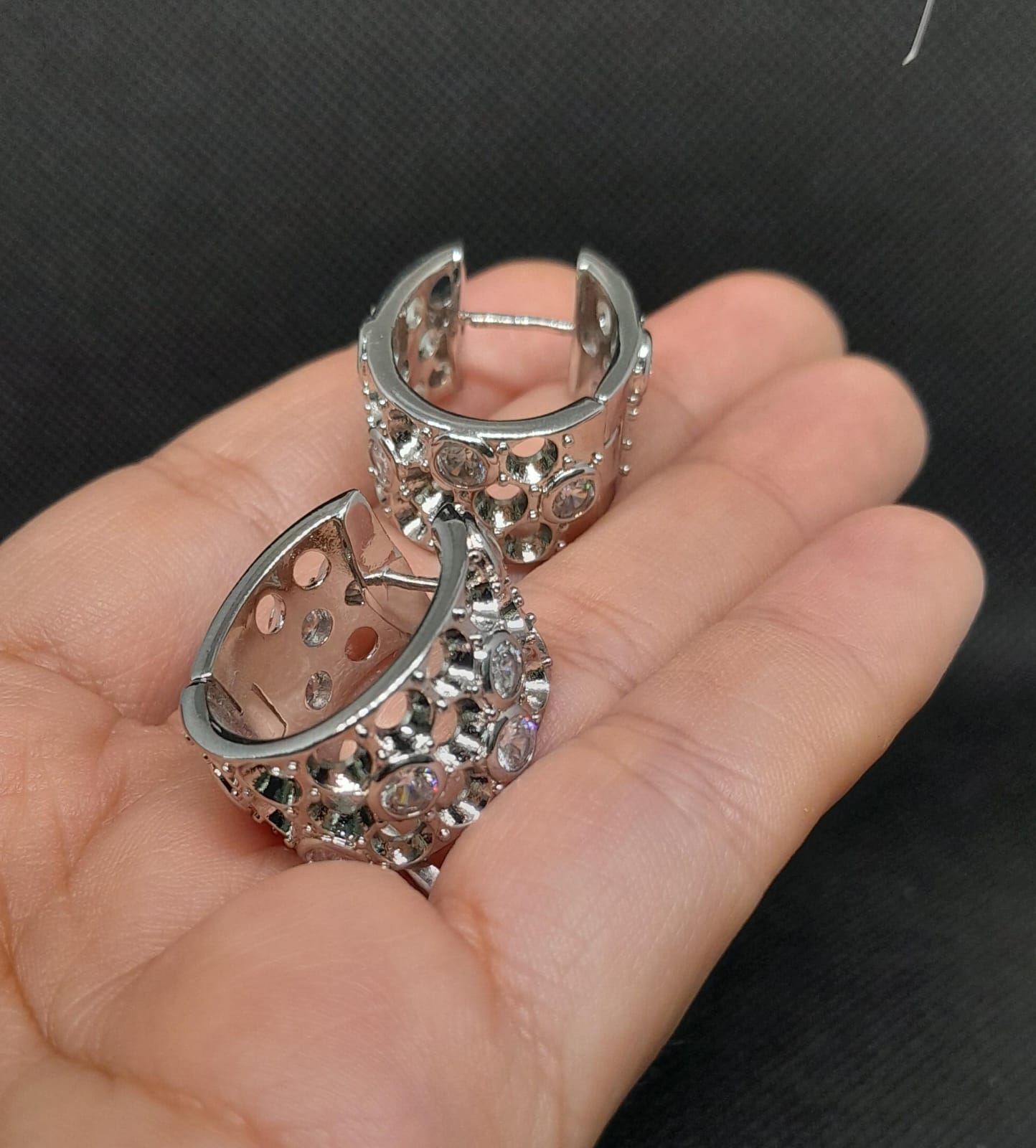 Arete de Fantasía Plateado con Piedras AFAPIEP