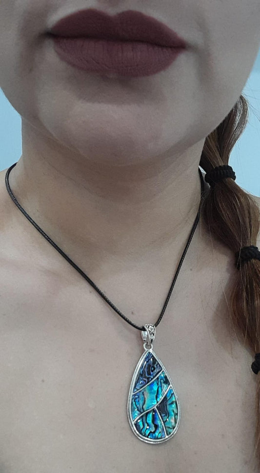 COLLAR CON COLGANTE CONCHA DE ABULON CLLCA1