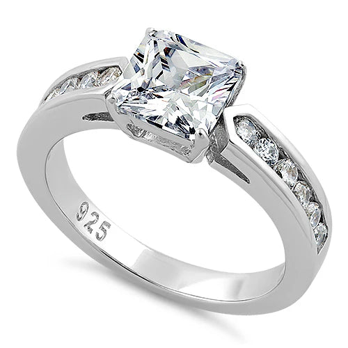 Anillo de plata con circon central talla princesa y microcircones laterales L19